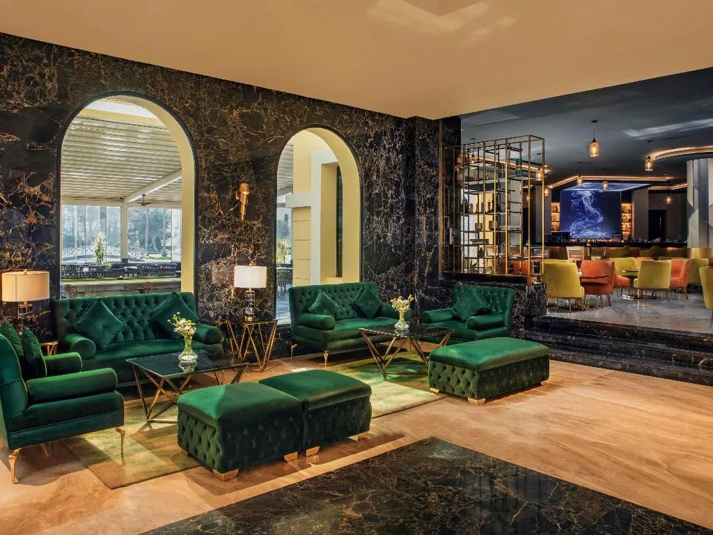 Bar, Movenpick Cairo Media City, Cairo