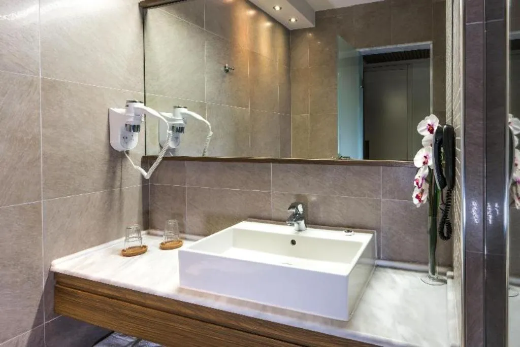 Double or Twin basement Room, Cosmopolitan Hotel by GHH, Thessaloniki