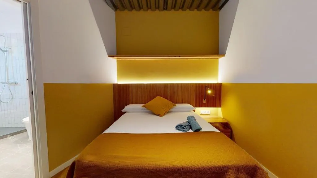 Room, Ola Living Hostal Tetuan, Madrid