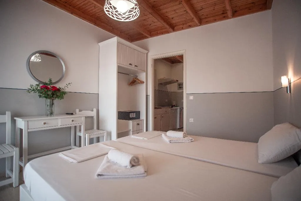 Double or Twin STANDARD Room, Bella Vista Beach Hotel & Studios, Corfu