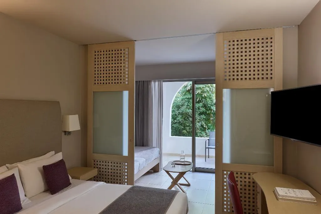 FAMILY ROOM LAND VIEW Room, Atlantica Akti Zeus, Crete