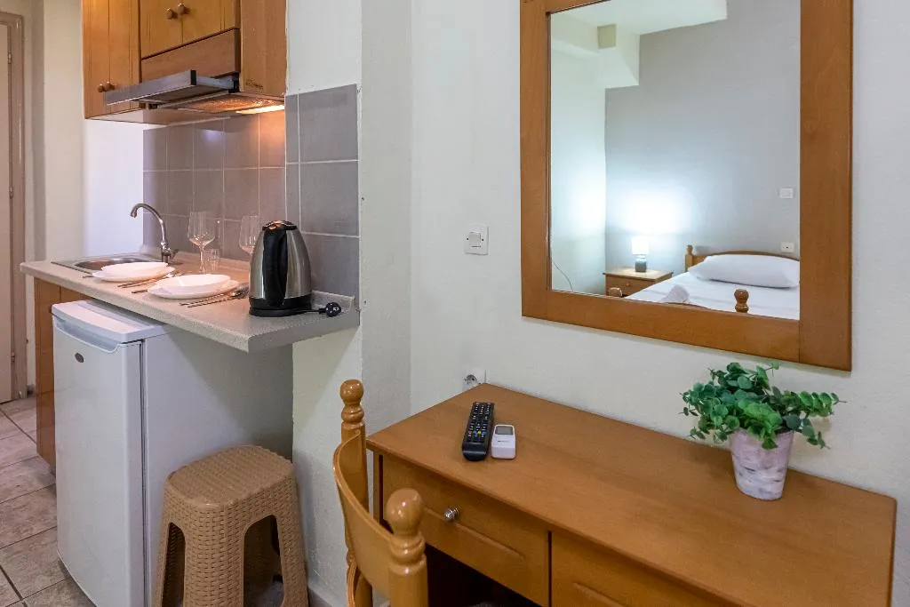 QUADRUPLE WITH BALCONY Room, Lucia Hotel Paralia, Thessaloniki
