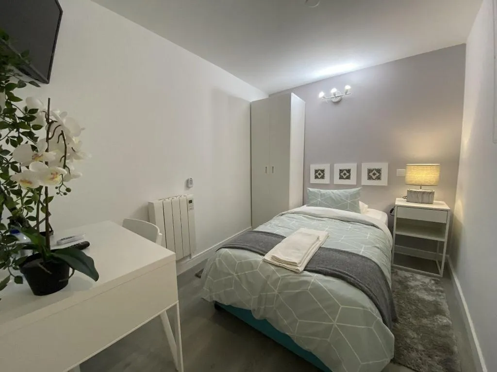 Room, Residencial Triunfo, Porto
