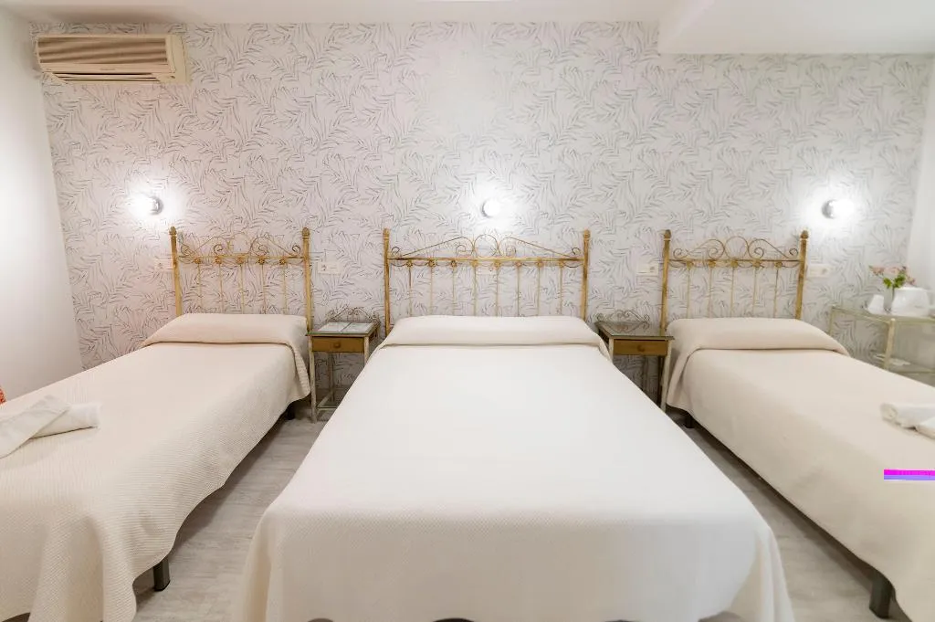 QUADRUPLE THREE BEDS Room, Hotel Manzanito, Andalucia