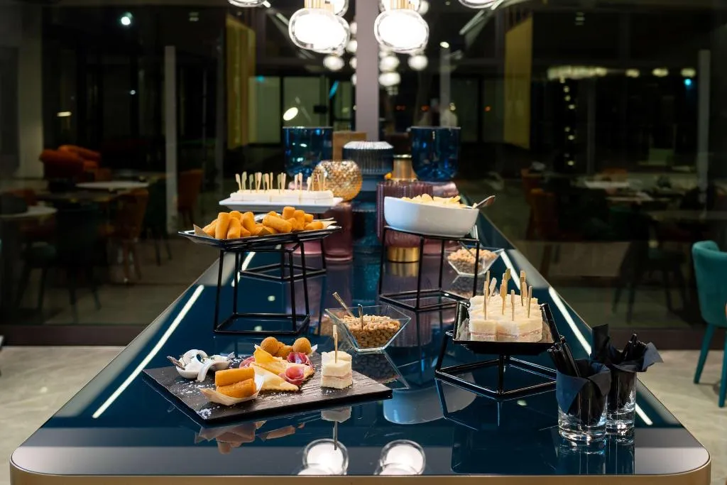 Restaurant, Doubletree by Hilton Milan Malpensa Solbiate Olona, Milan