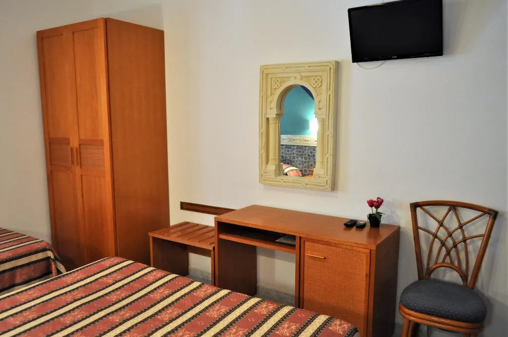 TRIPLE STANDARD Room, Al-Taïr, Palermo