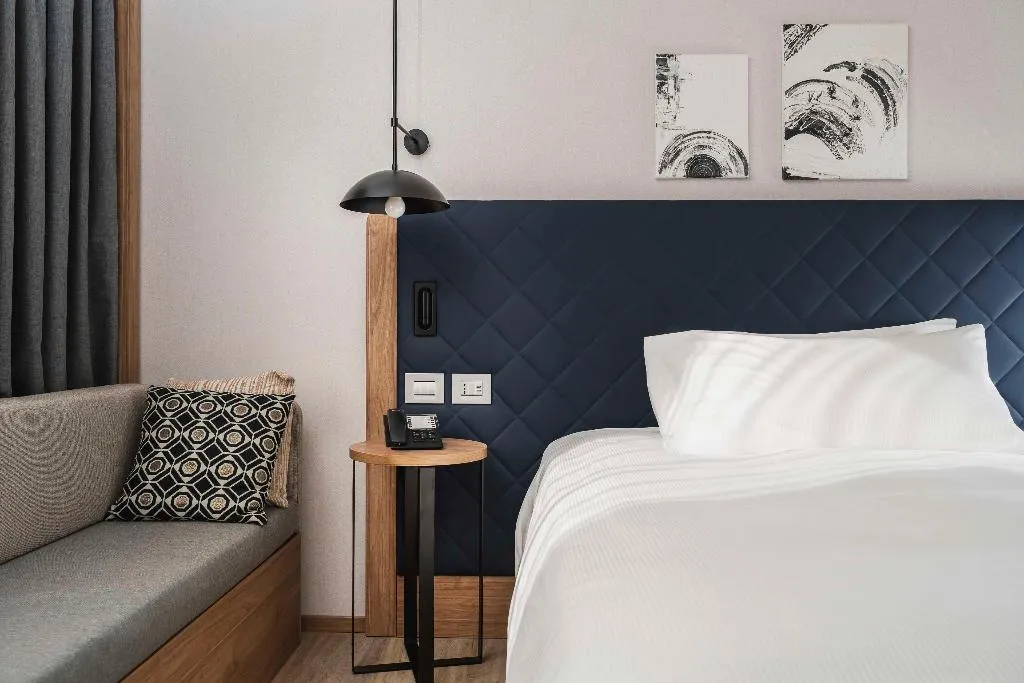FAMILY ROOM KING SIZE BED Room, Hilton Garden Inn Padova City Centre, Venice