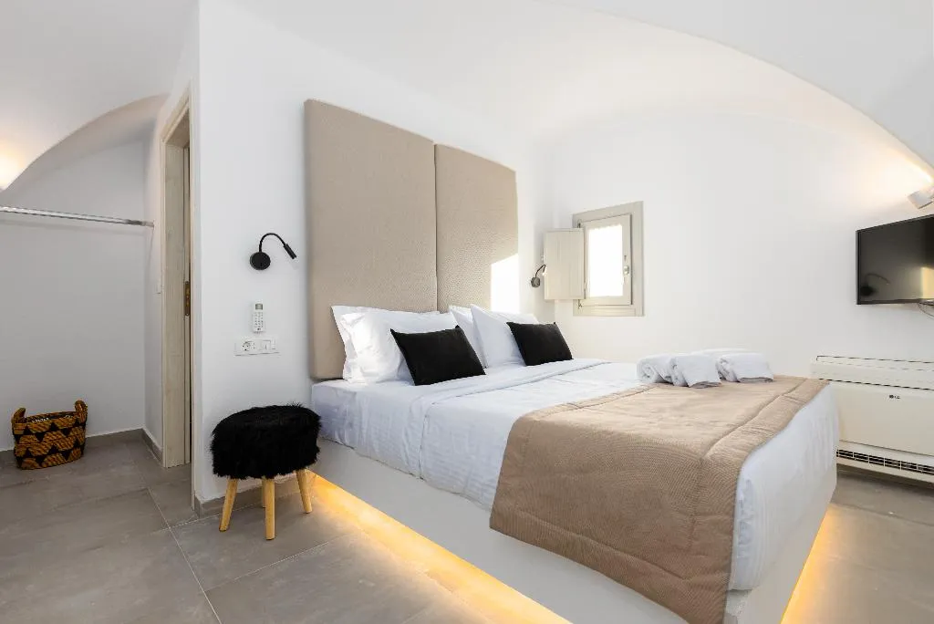 SUITE TWO BEDROOMS Room, Serapias Suites, Santorini