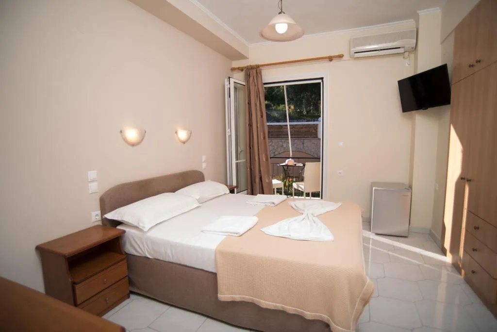 Double or Twin GARDEN VIEW Room, Hotel Oasis, Athens