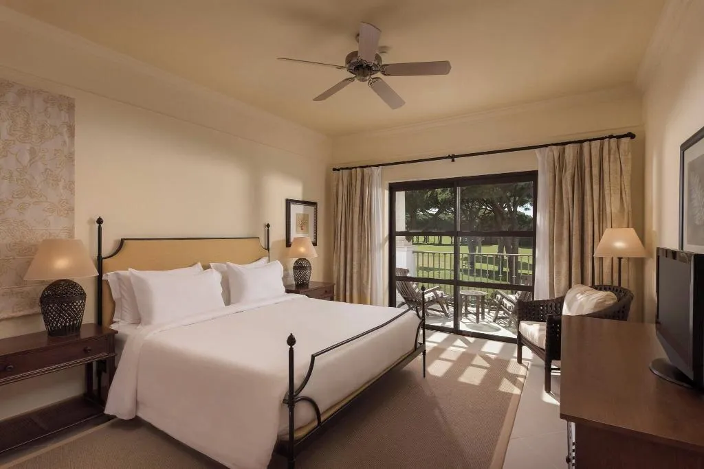 Room, Pine Cliffs Residence, Algarve