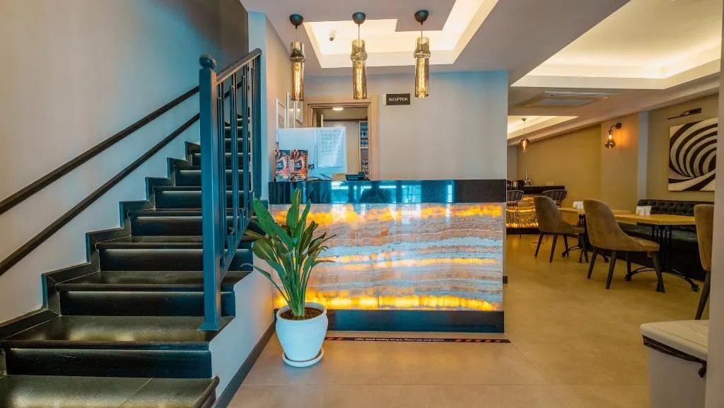 Lobby, Alesta Midtown, Dalaman