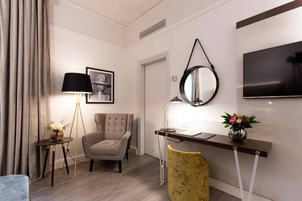 DOUBLE SUPERIOR QUEEN BED Room, Cerretani Hotel Firenze - MGallery Collection, Florence