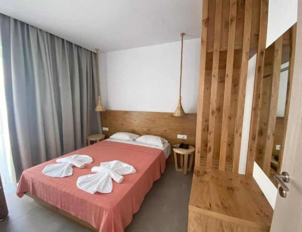 SUITE DELUXE WITH JACUZZI Room, Blue Aegean Hotel & Suites, Crete