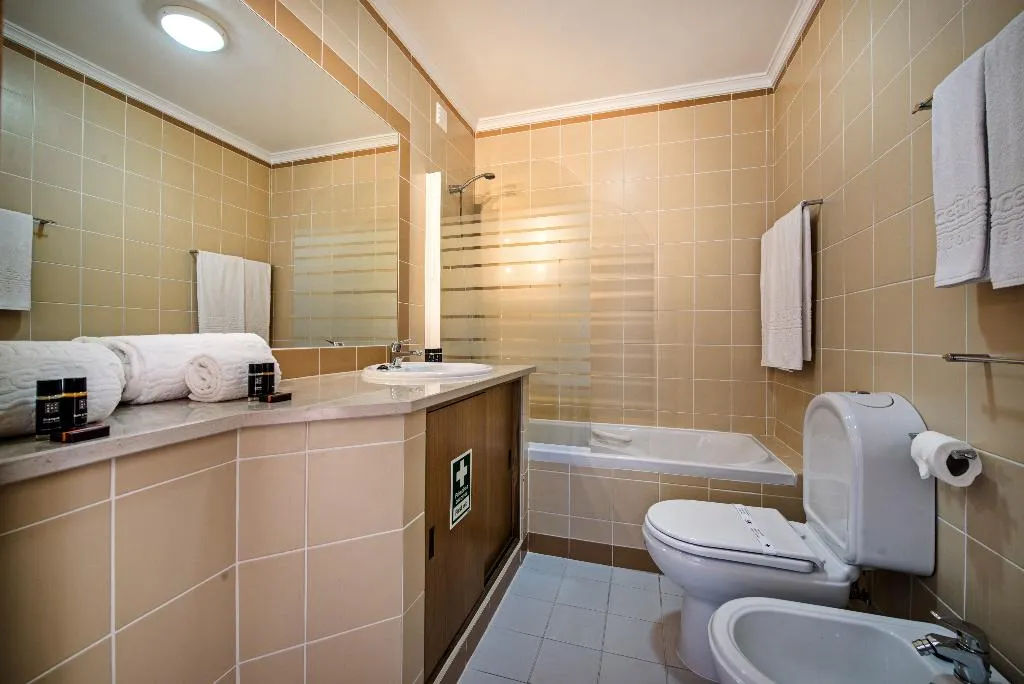 VILLA THREE BEDROOMS Room, Jardim da Meia Praia, Algarve