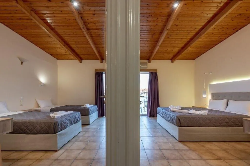 Room, Papillon, Zante