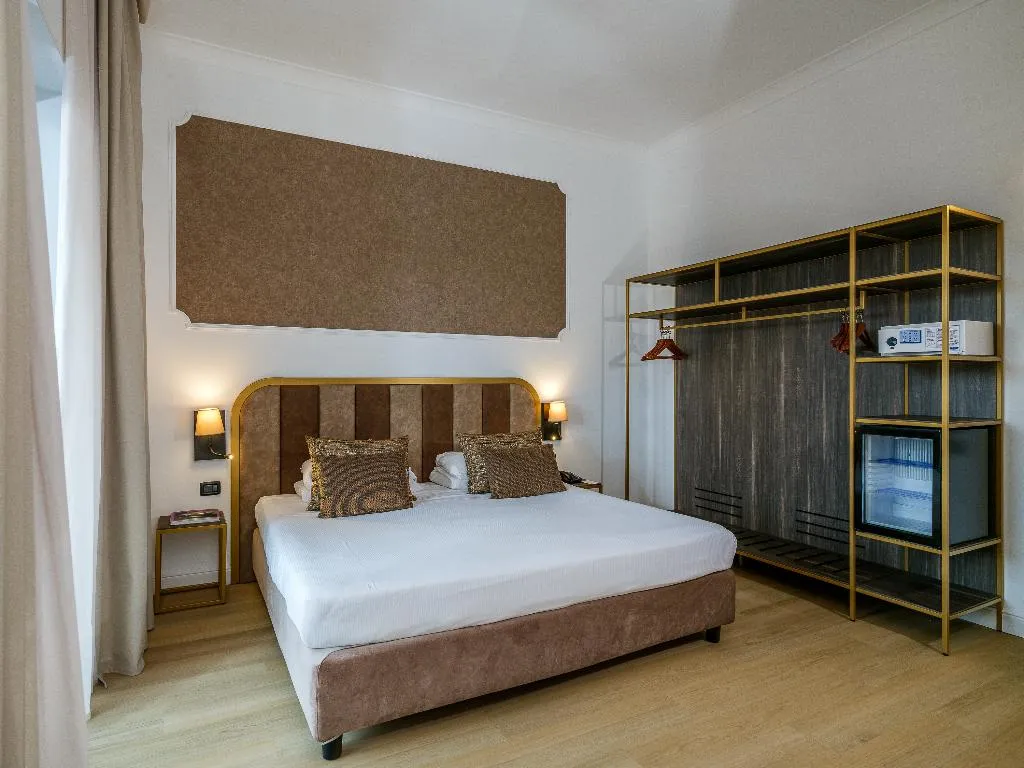 DOUBLE SUPERIOR WITH TERRACE Room, Grand Hotel Tiberio, Rome