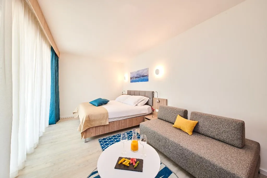 FAMILY ROOM SUPERIOR PARK VIEW Room, Garden Suites Park Plava Laguna, Istria