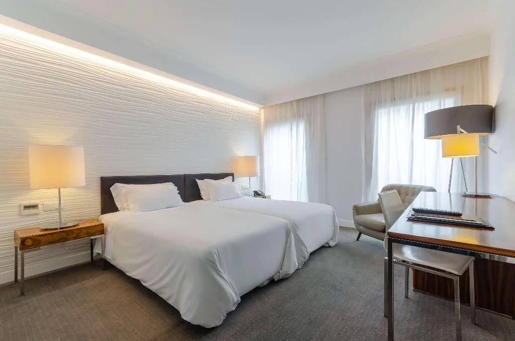 Room, Olissippo Saldanha, Lisbon