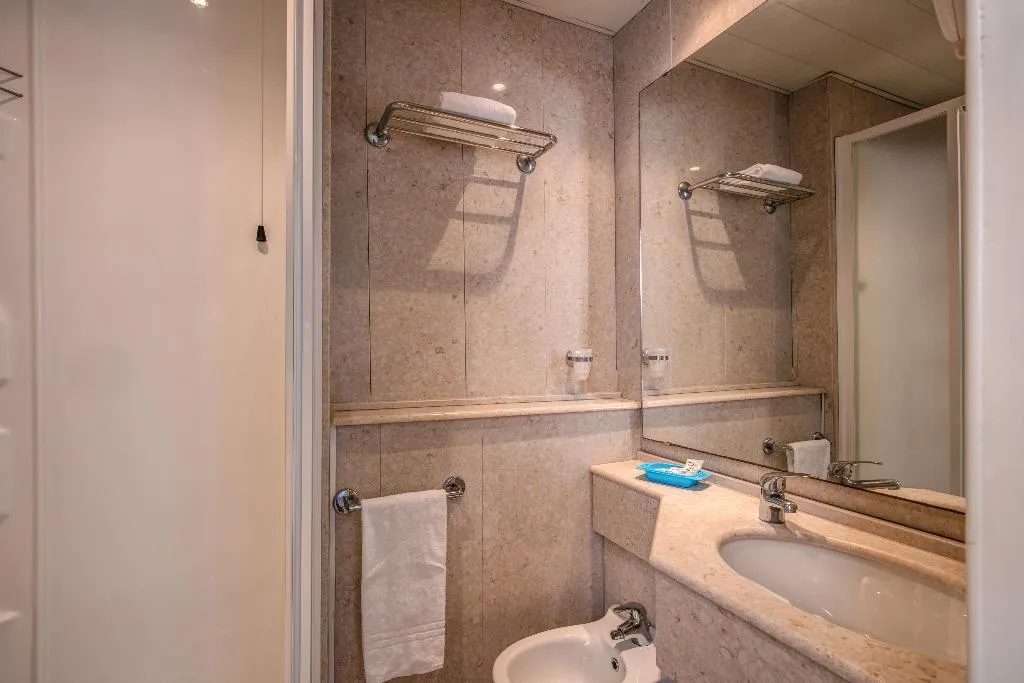 QUADRUPLE STANDARD Room, Basilea, Florence