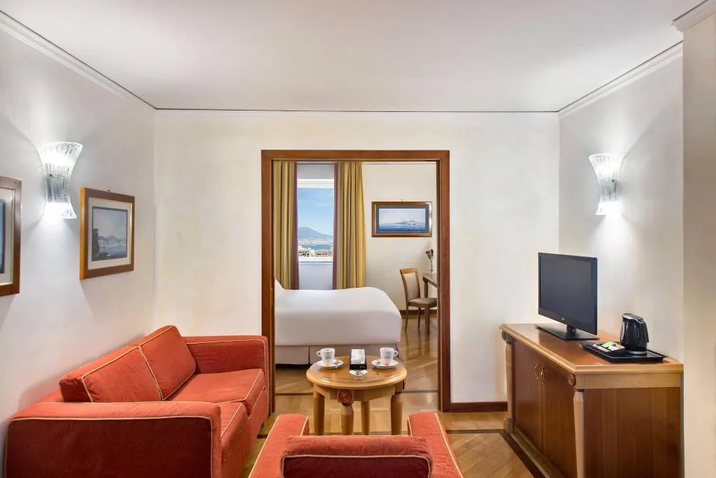 Room, Renaissance Naples Mediterraneo, Naples