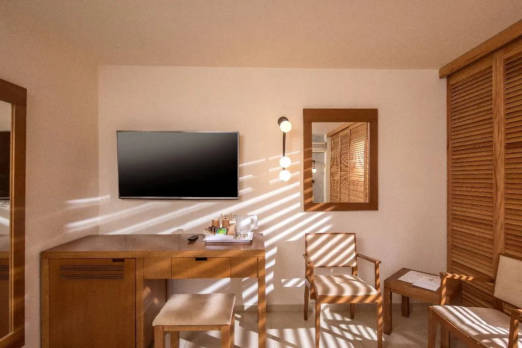 Double or Twin SEA FRONT Room, Bella Beach, Crete