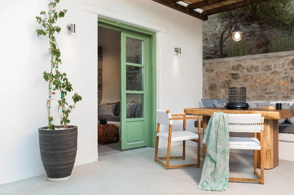 SUITE SUPERIOR WITH PRIVATE POOL Room, Mykonos Panormos Villas, Mykonos