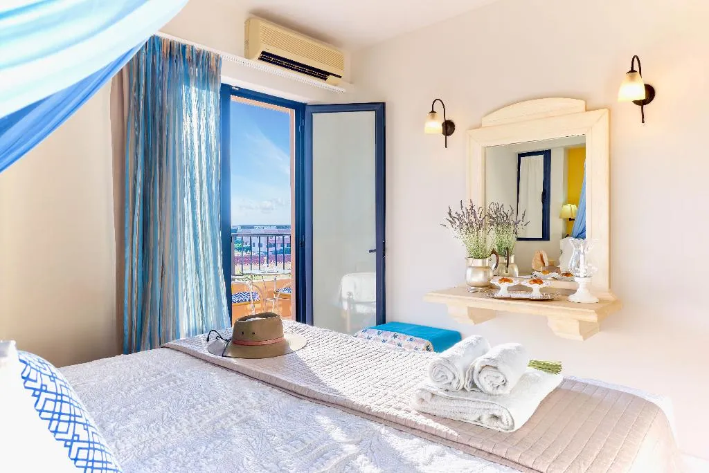 SUITE DELUXE SEA VIEW Room, Golden Bay Apartments-Garden Haven, Crete