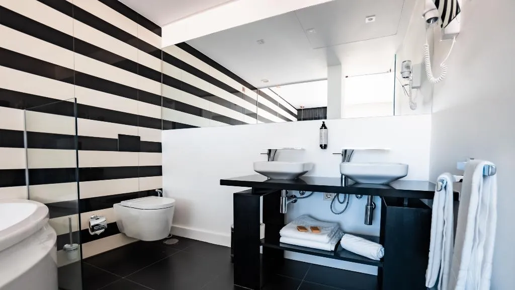 SUITE ONE BED Room, Hills Hotel Lisboa, Lisbon