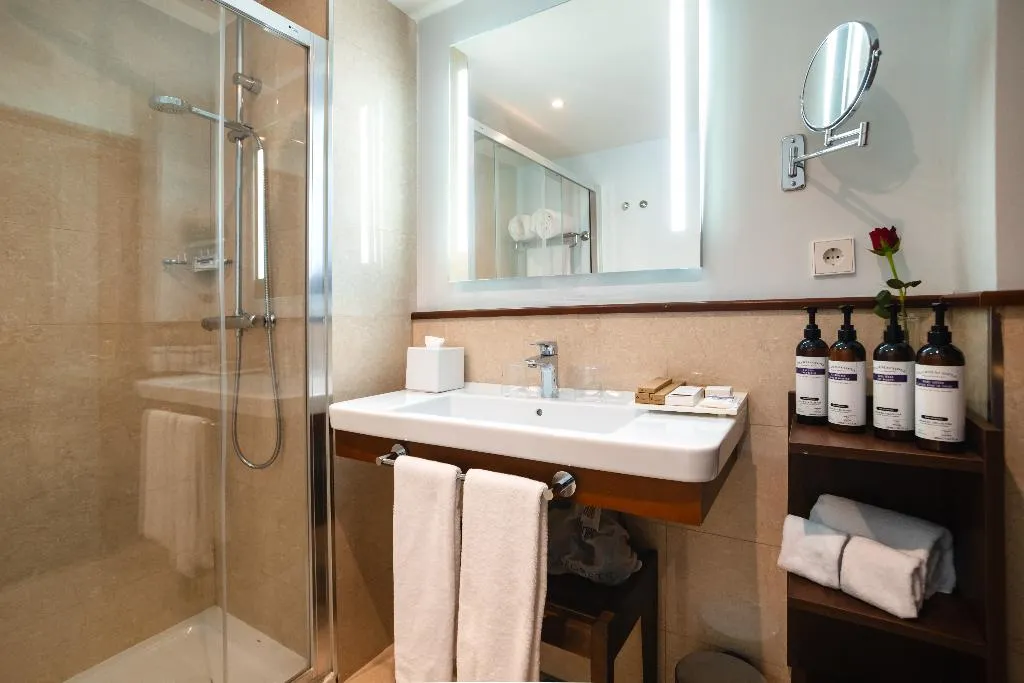 SUITE SEA VIEW CAPACITY 2 Room, Secrets Mallorca Villamil Resort & Spa Only Adults, Majorca