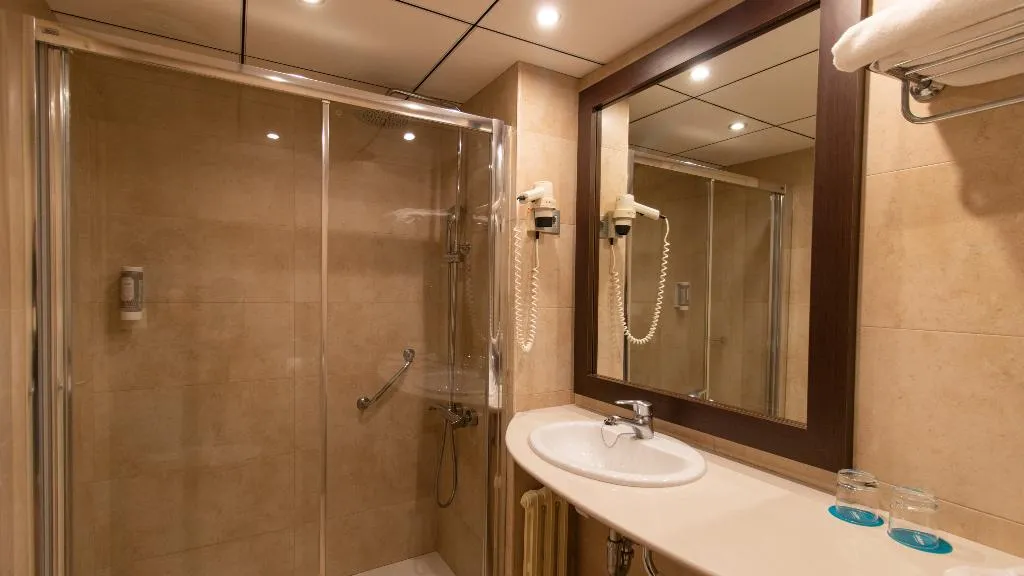TRIPLE STANDARD Room, Golden Port Salou & Spa, Costa Dorada