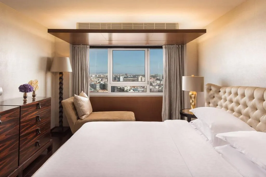 SUITE Presidential Room, Sheraton Lisboa Hotel & Spa, Lisbon