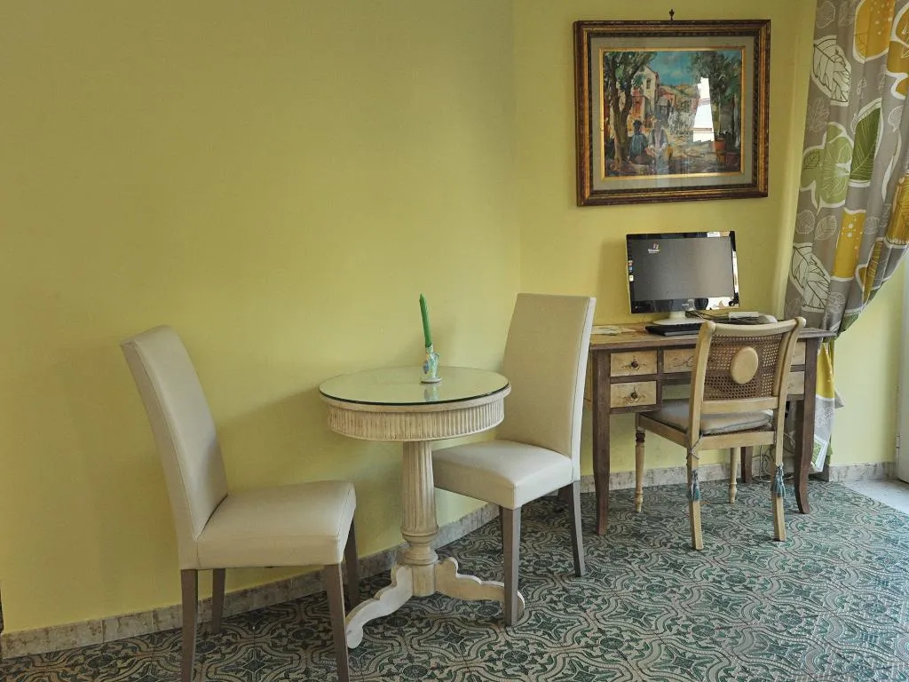 Lobby, Hotel Miramare, Naples