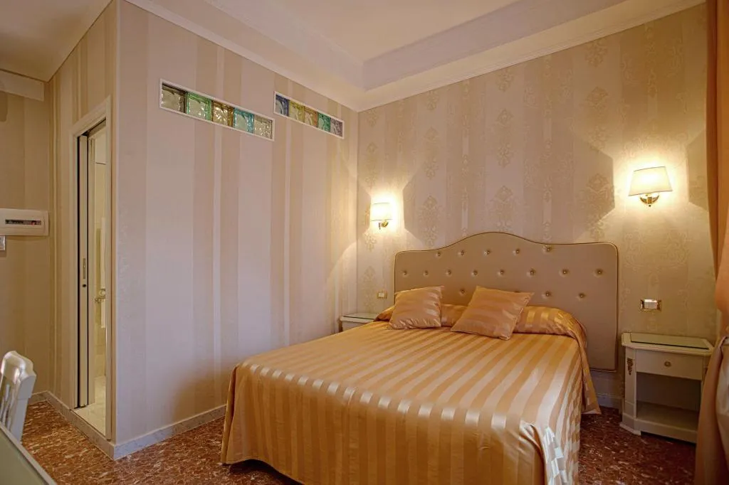 Room, Navona Queen Rooftop, Rome