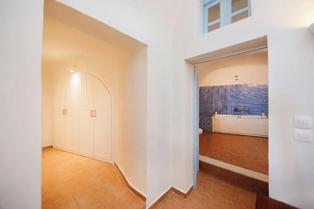 Room, Kastro Suites, Santorini