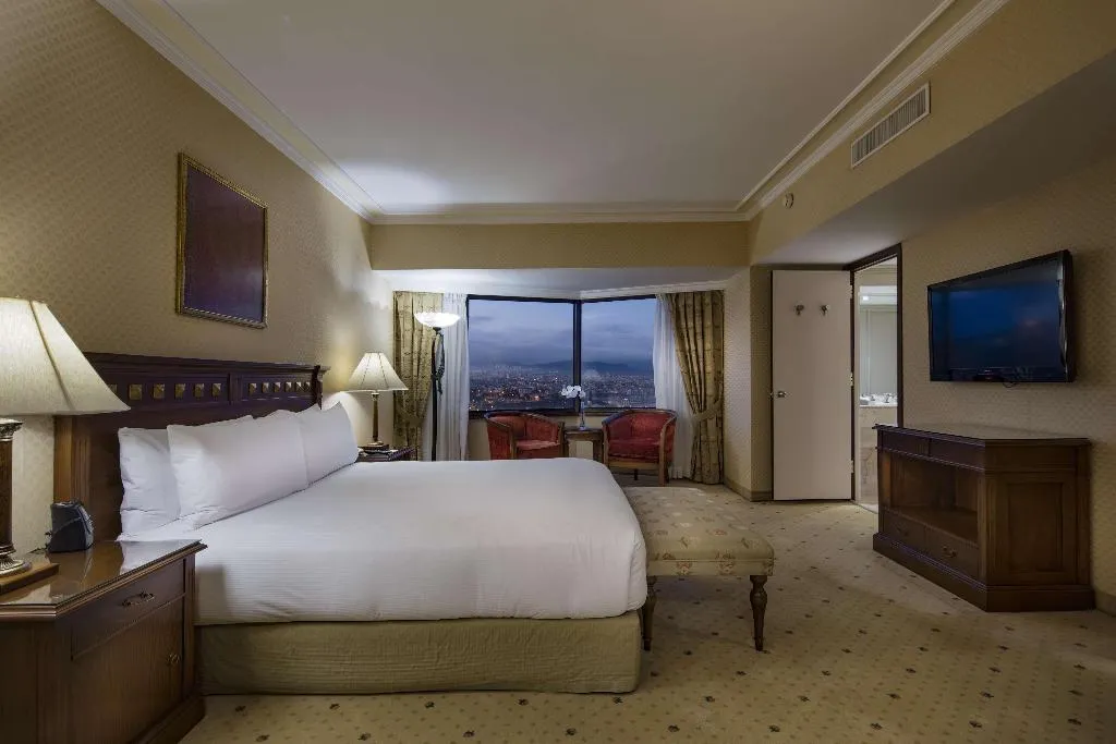 SUITE EXECUTIVE Room, Hilton Izmir, Izmir