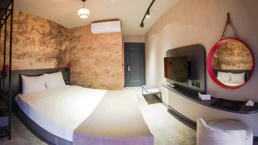 Room, Golden Sun, Antalya