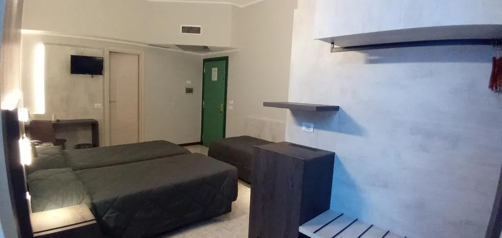 TRIPLE STANDARD Room, Mistral, Milan