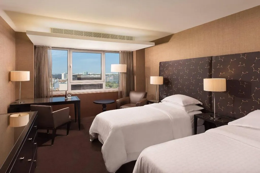 Room, Sheraton Lisboa Hotel & Spa, Lisbon