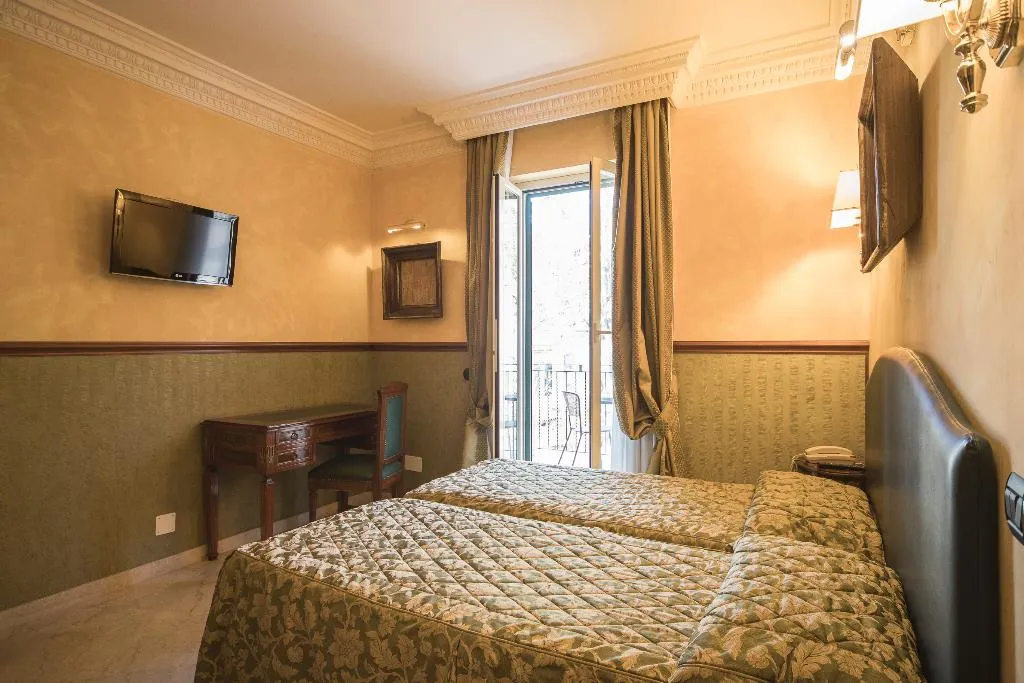 DOUBLE STANDARD Room, Donatello, Rome