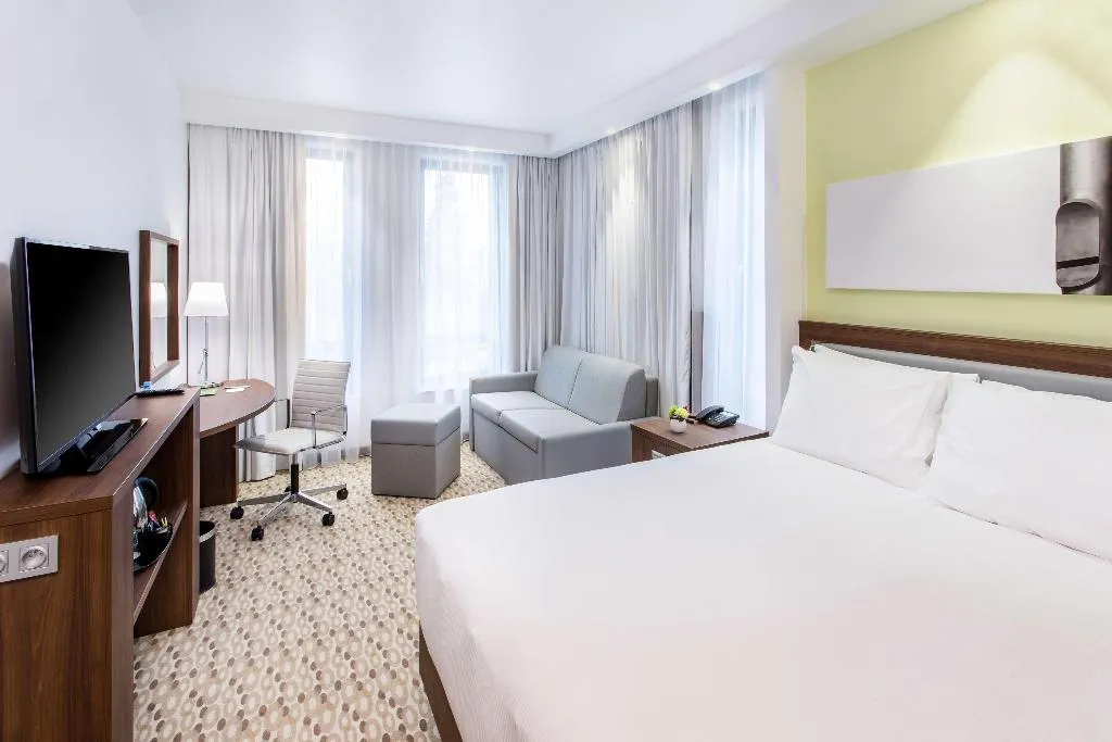 DOUBLE QUEEN SIZE BED Room, Hampton by Hilton Gdansk Oliwa, Gdansk