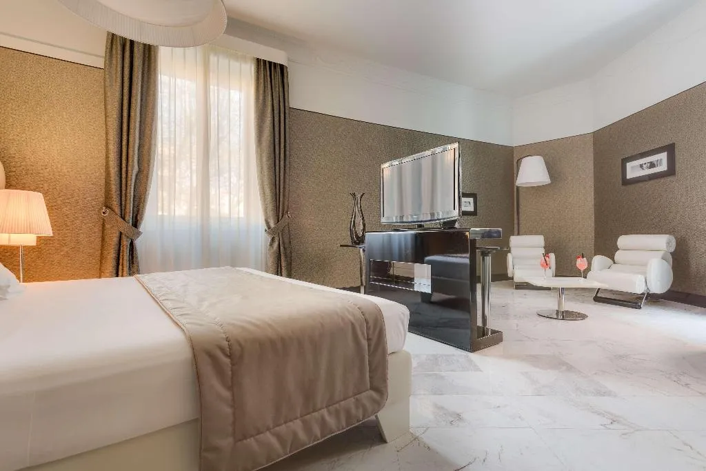Room, Grand Hotel Palace Rome, Rome