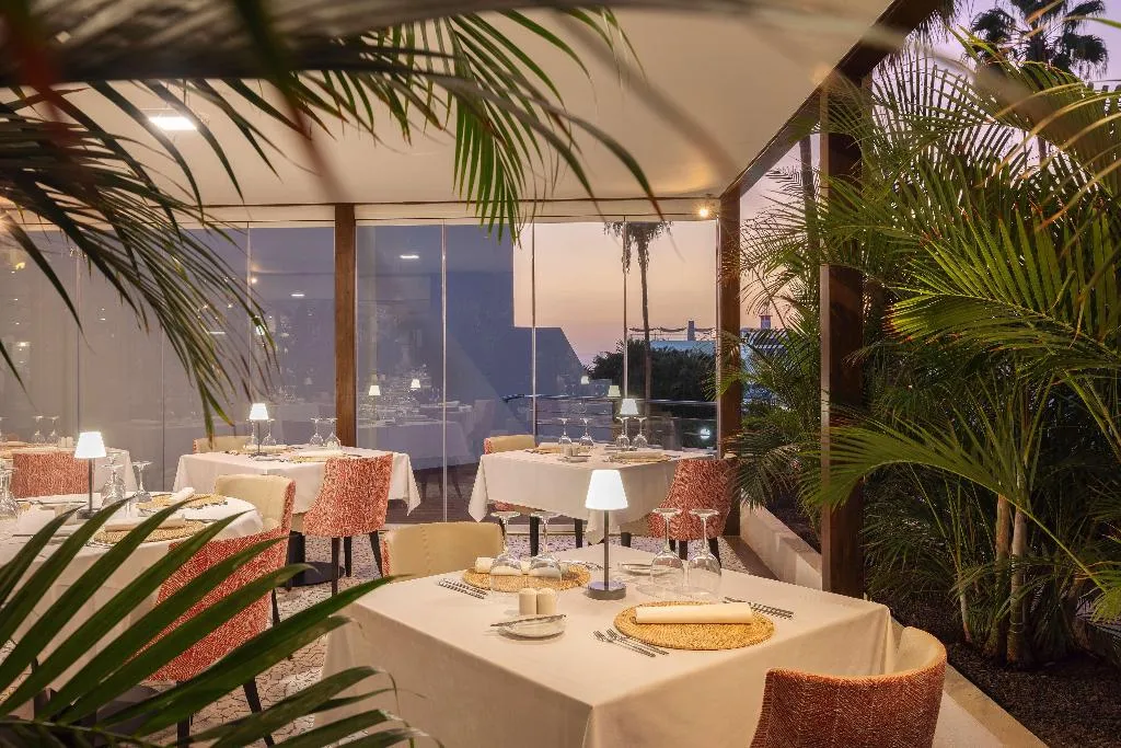 Restaurant, AluaSoul Costa Adeje (Adults Only +16), Tenerife