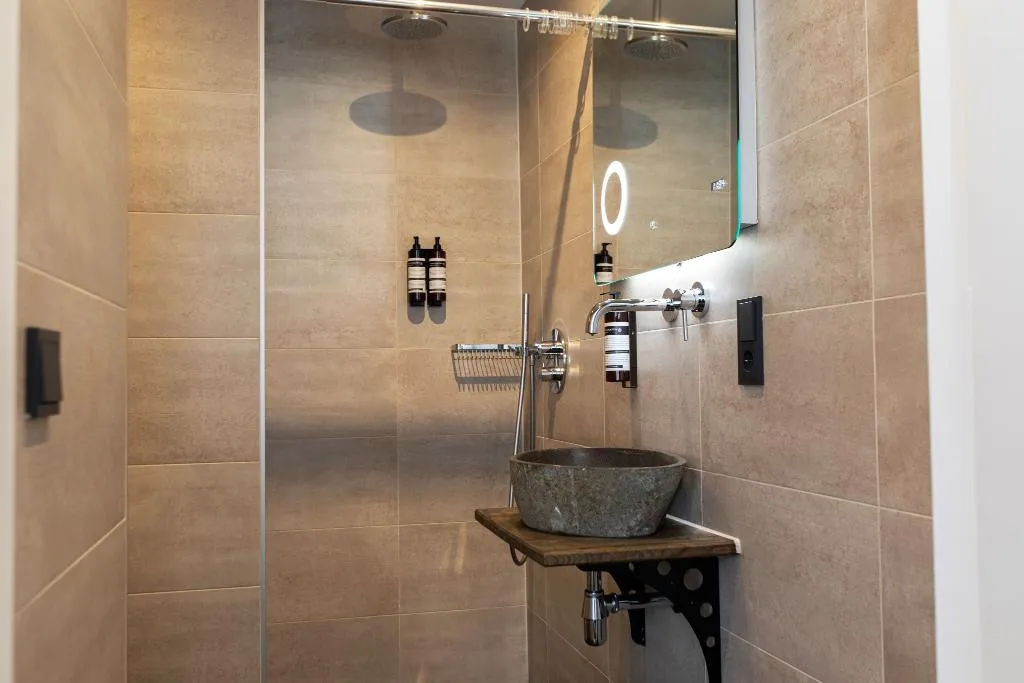 DOUBLE LUXURY Room, Quentin Golden Bear Hotel, Amsterdam