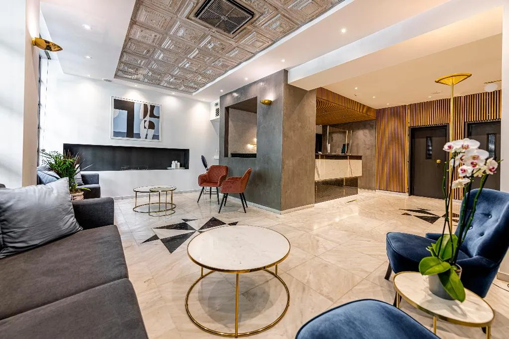 Lobby, Parnon, Athens