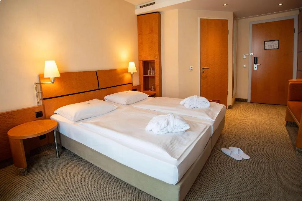 Double or Twin STANDARD Room, Best Western Premier Airporthotel Berlin, Berlin