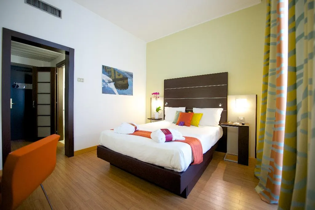Double or Twin STANDARD Room, Mercure Napoli Centro Angioino, Naples