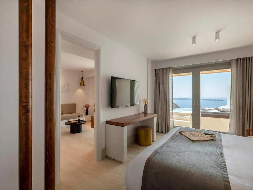 SUITE WITH JACUZZI Room, Santo Pure Oia Suites and Villas, Santorini