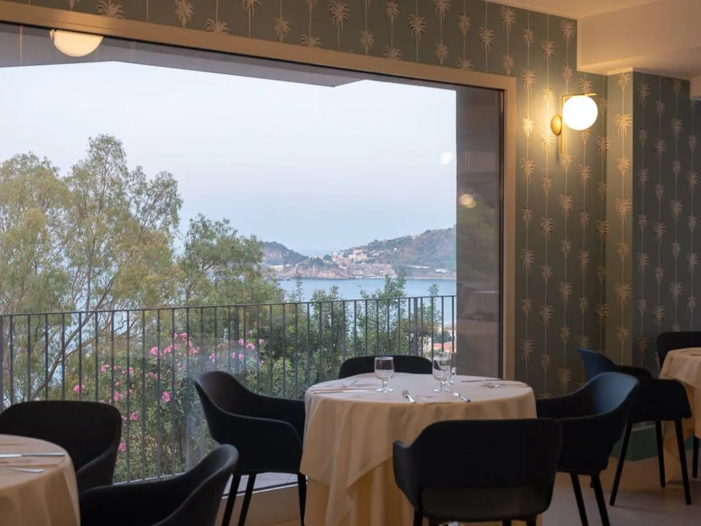 Restaurant, Antares, Catania
