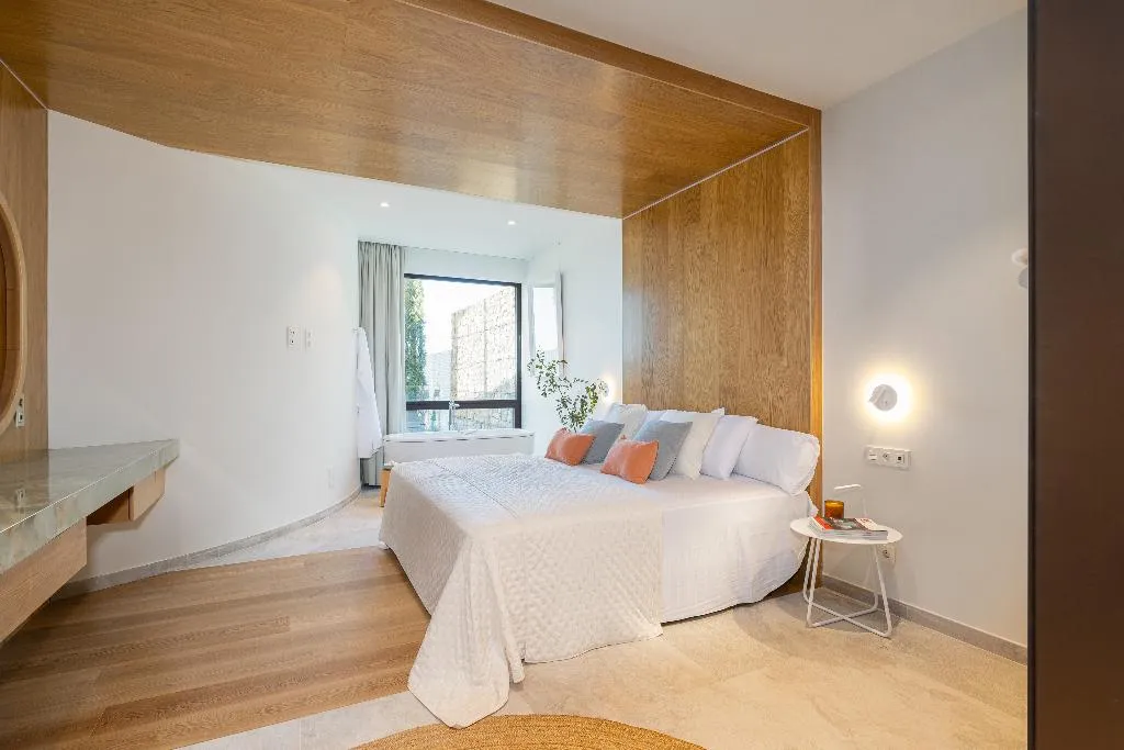 VILLA FOUR BEDROOMS THREE BATHROOMS Room, Leiro Residences - Preferred Hotels & Resorts, Costa Del Sol