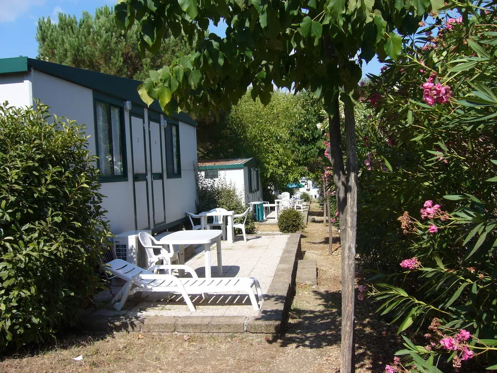 BUNGALOW CAPACITY 1 Room, hu I Pini Village, Rome